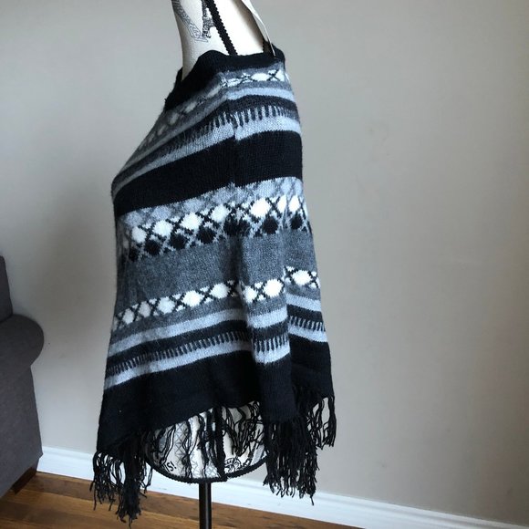 NWT 100% Alpaca Wool Poncho - Picture 2 of 5
